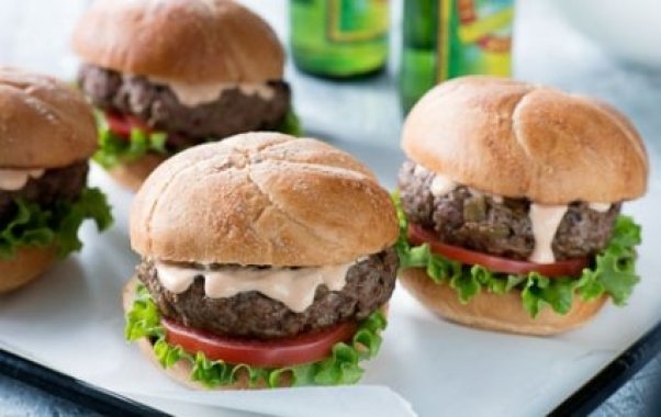 Green Chile-Cheddar Beef Burgers