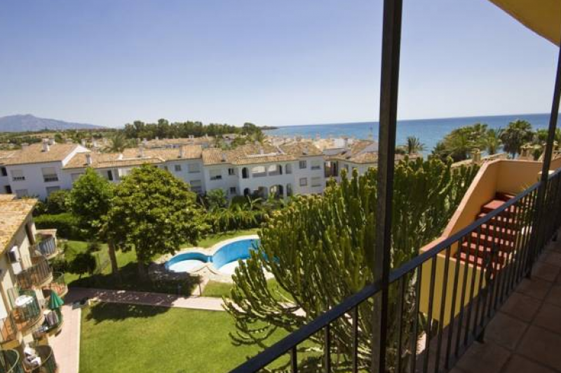 Estepona Apartment With Sea Views