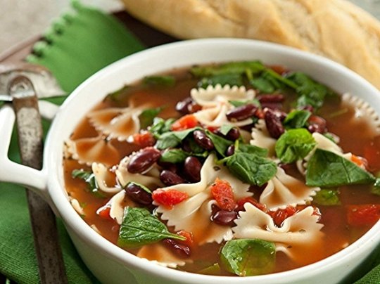 Quick Italian Spinach and Pasta Soup
